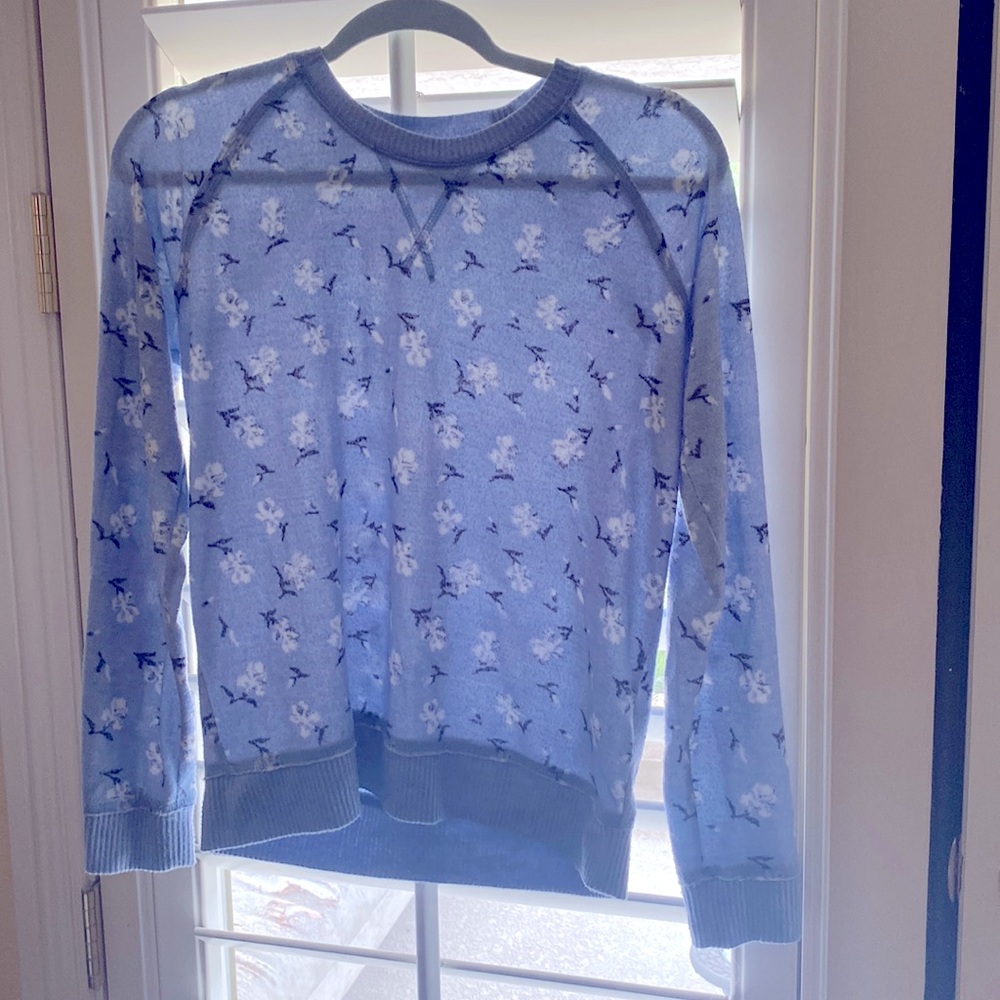 Elegant Lucky Brand sweater